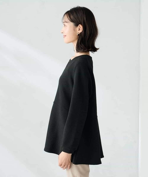 a.v.v(アーヴェヴェ)の「千鳥ジャガードペプラムトップス(Tシャツ/カットソー・レディース・グレー系その他/ブラック・38/36/40)」の17枚目の写真
