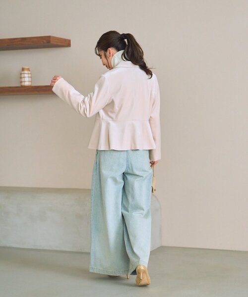 La boutique BonBon（ラブティックボンボン）の「【オケージョン対応】ベロアペプラムジャケット（テーラードジャケット・レディース・ライトベージュ/ブラック・FREE）」の12枚目の写真