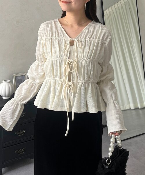 prose verse(プロズヴェール)の「シャーリングカットブラウス(Tシャツ/カットソー・レディース・アイボリー/ブラック・LARGE/MEDIUM)」の2枚目の写真