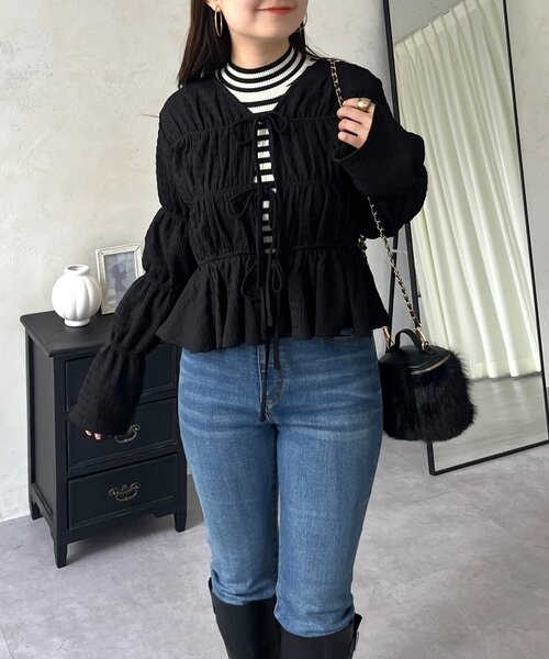 prose verse(プロズヴェール)の「シャーリングカットブラウス(Tシャツ/カットソー・レディース・アイボリー/ブラック・LARGE/MEDIUM)」の1枚目の写真