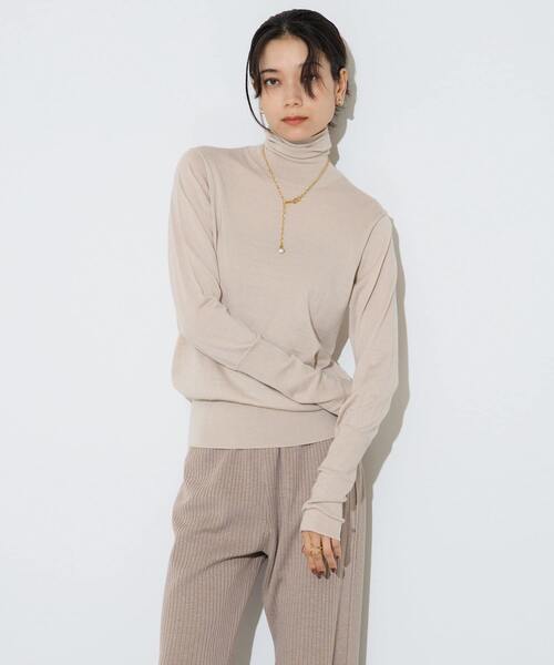 Liesse（リエス）の「ウォッシャブルウールタートルニット（ニット/セーター・レディース・ホワイト×ブラック/ベージュ/ブラウン/ピンク/ブラック/ライトグレー・FREE）」の7枚目の写真