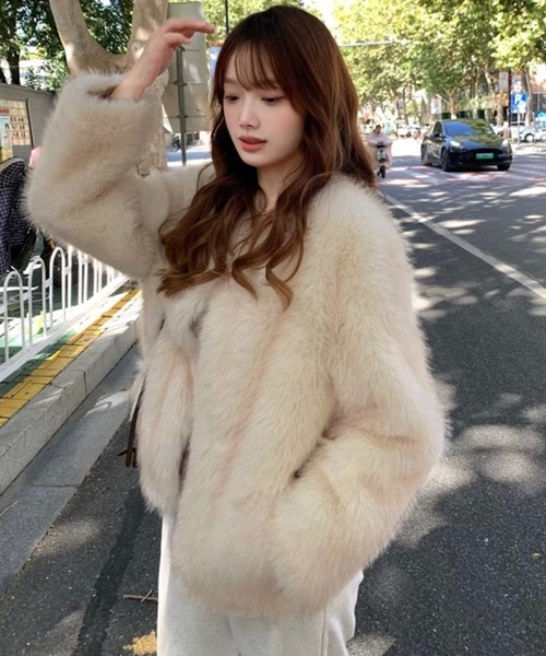 セール】ショート丈ふわふわフェイクファージャケット（その他アウター