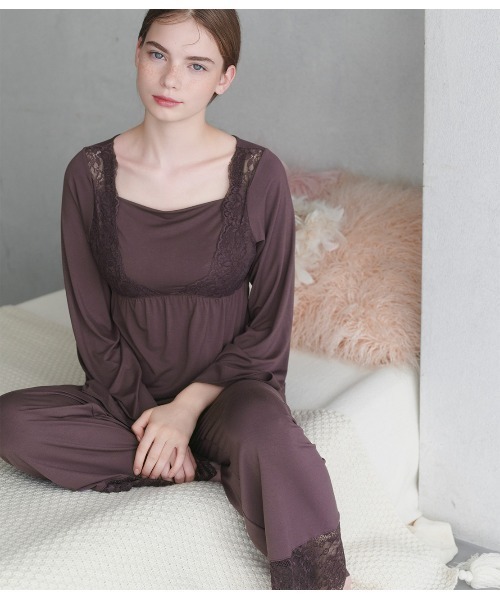 PEACH JOHN（ピーチジョン）の「ナイトブラ内蔵ＨＡＲＡマキパジャマ（長袖）（ルームウェア/パジャマ・レディース・ブラウン/ピンクベージュ・BC65/BC70/BC75/DE65/DE70/DE75）」の4枚目の写真