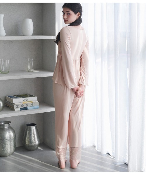 PEACH JOHN（ピーチジョン）の「ナイトブラ内蔵ＨＡＲＡマキパジャマ（長袖）（ルームウェア/パジャマ・レディース・ブラウン/ピンクベージュ・BC65/BC70/BC75/DE65/DE70/DE75）」の12枚目の写真