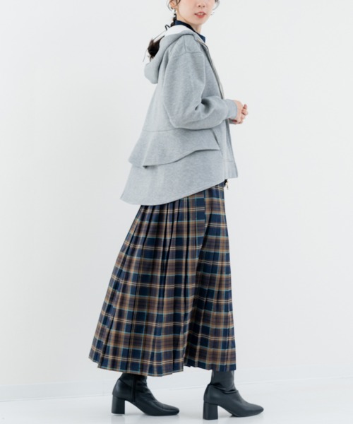 ANNA LUNA(アンナルナ)の「【ANNA LUNA】後ろ姿まで可愛い 裏起毛 ペプラム ジップパーカー(パーカー・レディース・グレー/ブラック・MEDIUM)」の5枚目の写真