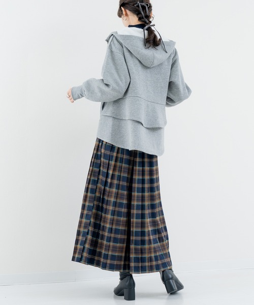 ANNA LUNA(アンナルナ)の「【ANNA LUNA】後ろ姿まで可愛い 裏起毛 ペプラム ジップパーカー(パーカー・レディース・グレー/ブラック・MEDIUM)」の6枚目の写真