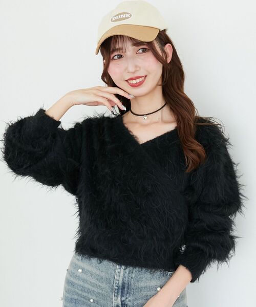MAJESTIC LEGON(マジェスティックレゴン)の「ふわふわカシュクールニット(ニット/セーター・レディース・ブラック/アイボリー/ピンク/ライトグレー・MEDIUM)」の3枚目の写真
