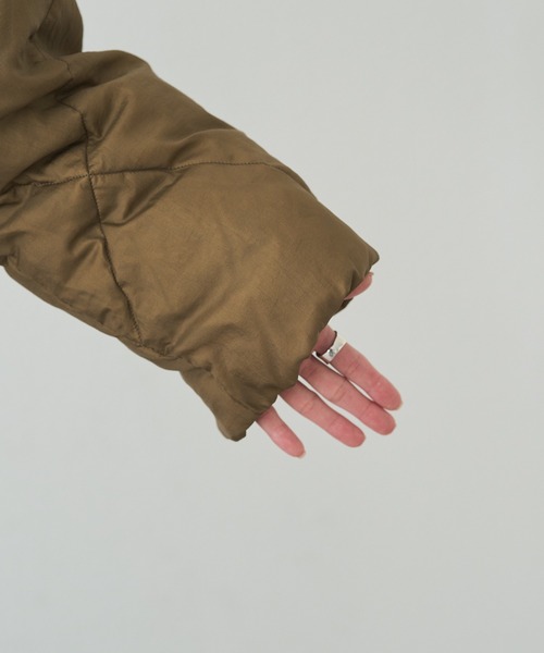 リサイクルダウンジップアップフードジャケット（ダウンジャケット