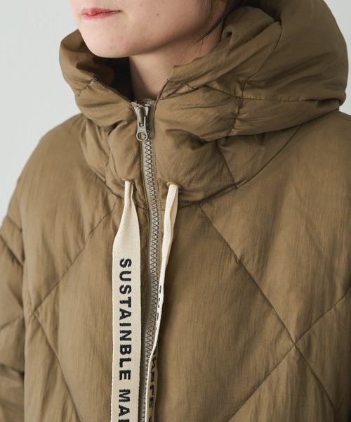 リサイクルダウンジップアップフードジャケット（ダウンジャケット