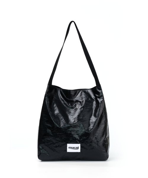 MACNI（マクニ）の「GLOSSY SHOULDER BAG BLACK（ショルダーバッグ・レディース・その他・FREE）」の2枚目の写真
