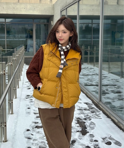 Vini（ヴィニ）の「バイカラー ストライプ ニットタイマフラー（マフラー・レディース・チャコールグレー/グリーン/レッド/ブラック・FREE）」の17枚目の写真