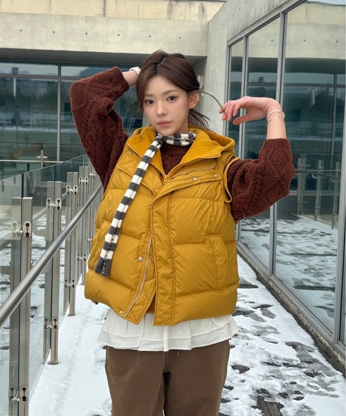 Vini（ヴィニ）の「バイカラー ストライプ ニットタイマフラー（マフラー・レディース・チャコールグレー/グリーン/レッド/ブラック・FREE）」の18枚目の写真