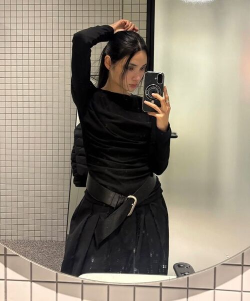 MONGDOL(モンドル)の「チューブトップシャーリングレイヤードTシャツブラック MDTS083BLACK(Tシャツ/カットソー・レディース・その他・F)」の4枚目の写真