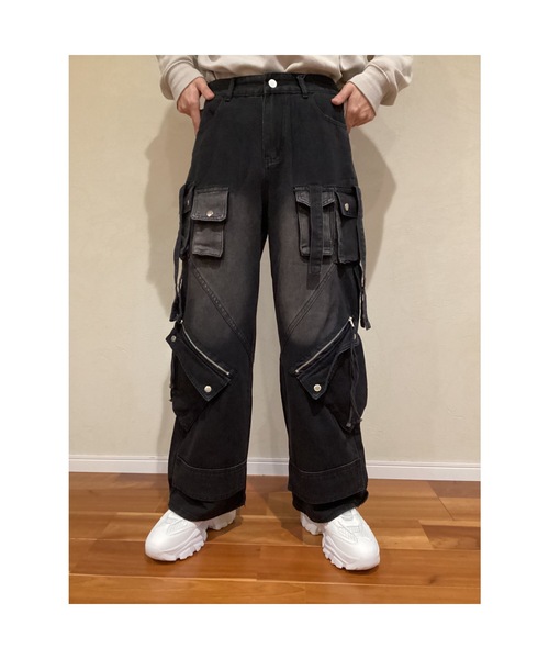 Bling Leads(ブリングリーズ)の「【Blss】【Bling Leads】デザインカーゴデニムパンツ(デニムパンツ・メンズ・ブラック・FREE)」の1枚目の写真