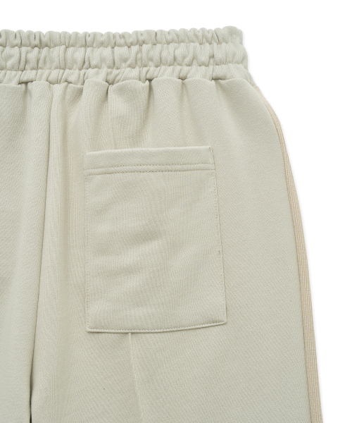 WEST GRAND BOULEVARD(ウエストグランドブルバード)の「ロードサイドヘビーウェイトスウェットピンタックトラックパンツWARM BEIGE(スウェットパンツ・メンズ・その他・SMALL/MEDIUM/LARGE)」の6枚目の写真