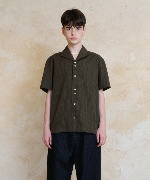NOUN(ノウン)の「wing collar shirts (khaki brown)(シャツ/ブラウス・メンズ・その他・1/2)」の1枚目の写真