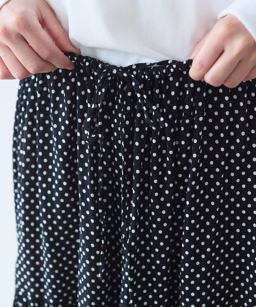 yuni（ユニ　）の「Rayon/Cupra/cotton print tiered スカート（スカート・レディース・ブラック系その他/ブラック系その他3/ブラック系その他2・FREE）」の22枚目の写真