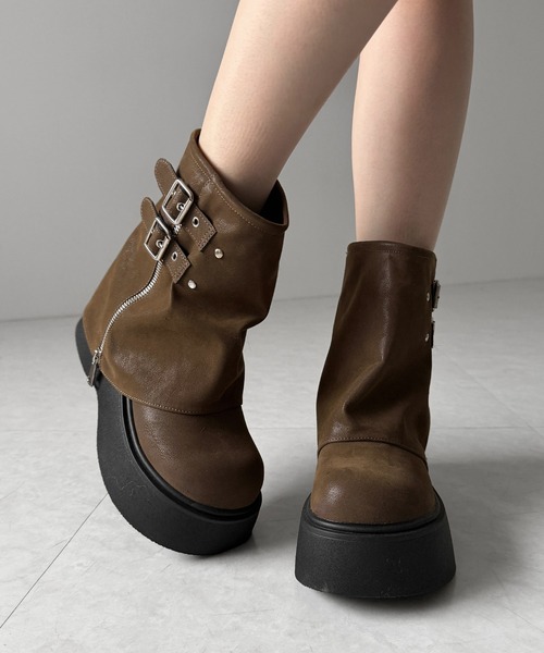 me+em select(ミームセレクト)の「【 2color 】ベルテッドヴィンテージ厚底カバーショートブーツ /belted vintage platform cover short boots(ブーツ・レディース・ブラック/ブラウン・38/39/37)」の22枚目の写真