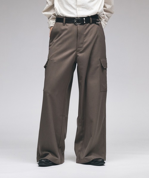 Adoon plain(アドーンプレーン)の「Wide-Leg Cargo Slacks / ワイドカーゴスラックス(スラックス・メンズ・ブラック/ブラウン・SMALL/MEDIUM/LARGE)」の3枚目の写真