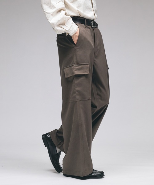 Adoon plain(アドーンプレーン)の「Wide-Leg Cargo Slacks / ワイドカーゴスラックス(スラックス・メンズ・ブラック/ブラウン・SMALL/MEDIUM/LARGE)」の5枚目の写真