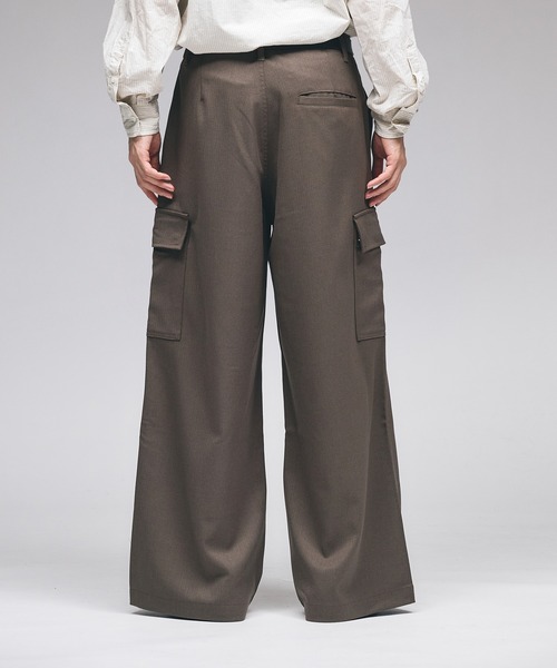 Adoon plain(アドーンプレーン)の「Wide-Leg Cargo Slacks / ワイドカーゴスラックス(スラックス・メンズ・ブラック/ブラウン・SMALL/MEDIUM/LARGE)」の8枚目の写真