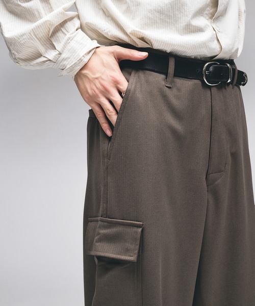 Adoon plain(アドーンプレーン)の「Wide-Leg Cargo Slacks / ワイドカーゴスラックス(スラックス・メンズ・ブラック/ブラウン・SMALL/MEDIUM/LARGE)」の11枚目の写真