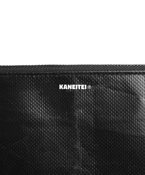 KANEITEI（カネイテイ）の「TIGER FLAT POUCH XL (BLACK) / UPCYCLED（クラッチバッグ・メンズ・その他・FREE）」の2枚目の写真