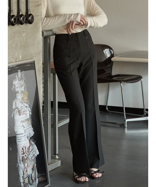 BEMUSE MANSION(ビミューズマンション)の「Side slit semi boots cut pants - Black(スラックス・レディース・ブラック・FREE)」の2枚目の写真