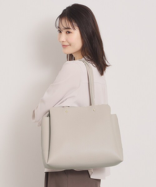 ITS'DEMO（イッツデモ）の「＜楽もち＞軽量PU三層A4トート（トートバッグ・レディース・ライトグレー/ブラウン系/ブラック・00）」の13枚目の写真