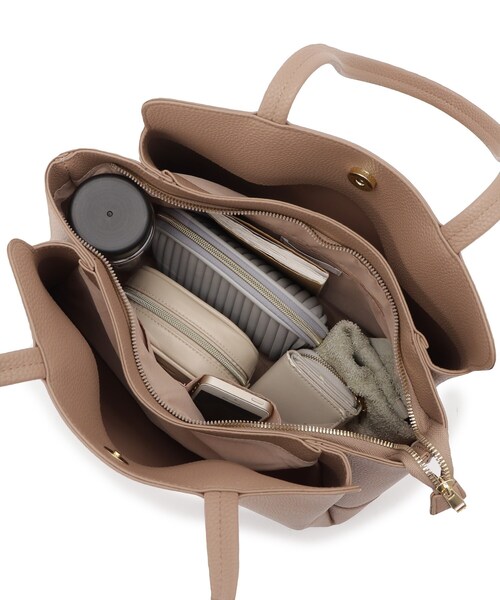 ITS'DEMO（イッツデモ）の「＜楽もち＞軽量PU三層A4トート（トートバッグ・レディース・ライトグレー/ブラウン系/ブラック・00）」の6枚目の写真