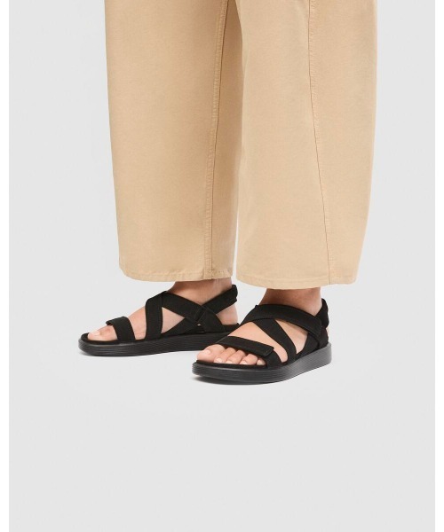 ECCO(エコー)の「ECCO ふわふわクッション仕様 SOFT SANDAL レディース サンダル(サンダル・レディース・ブラック・37/38/36)」の2枚目の写真