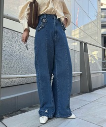 WILLFULLY（ウィルフリー）の「hem adjust center seam broach denim PT（デニムパンツ）」
