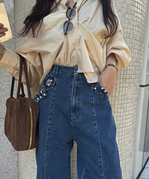 WILLFULLY(ウィルフリー)の「hem adjust center seam broach denim PT(デニムパンツ・レディース・ブルー/ライトブルー・M/S)」の15枚目の写真
