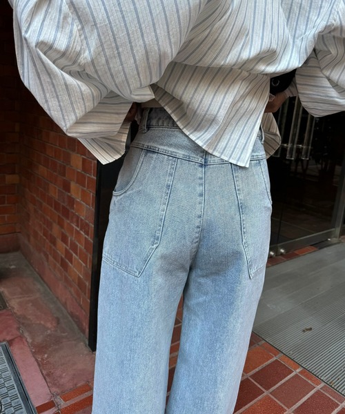 WILLFULLY(ウィルフリー)の「hem adjust center seam broach denim PT(デニムパンツ・レディース・ブルー/ライトブルー・M/S)」の18枚目の写真