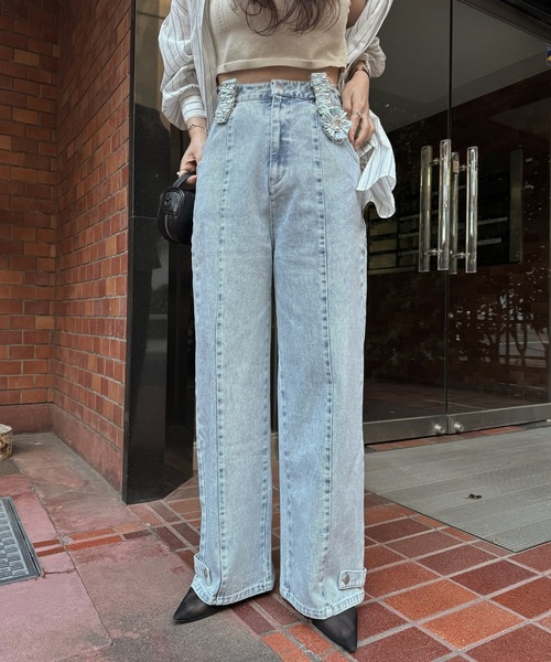 WILLFULLY(ウィルフリー)の「hem adjust center seam broach denim PT(デニムパンツ・レディース・ブルー/ライトブルー・M/S)」の5枚目の写真