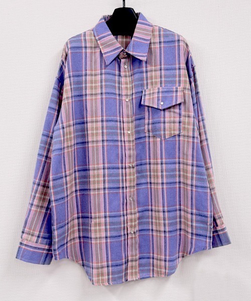 CLOTHY（クロシィ）の「【ラフに着たい、オーバーサイズ】BIGチェックシャツ（シャツ/ブラウス・レディース・パープル/ベージュ/ブラック・FREE）」の6枚目の写真
