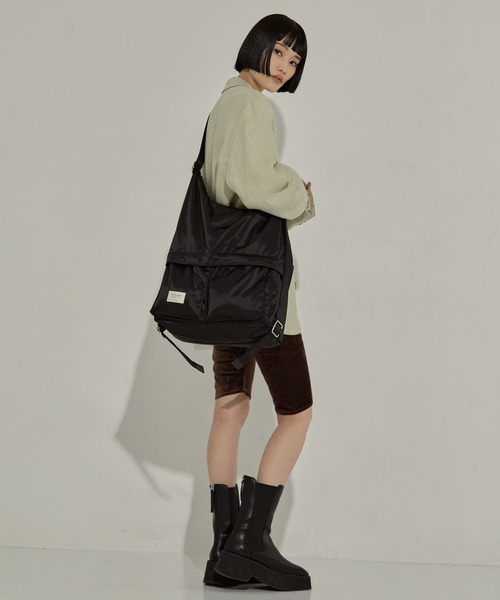 beautiful people（ビューティフルピープル）の「【beautiful people/ビューティフルピープル】《STUDIOUS別注》《新型》3WAYナイロンショルダーバッグ（ショルダーバッグ・レディース・ブラック・FREE）」の5枚目の写真