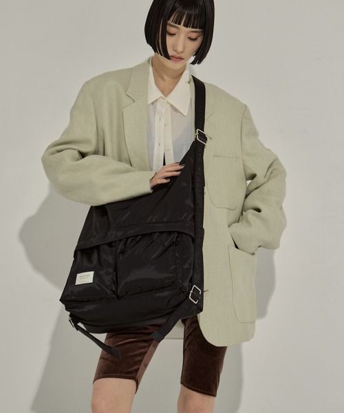 beautiful people（ビューティフルピープル）の「【beautiful people/ビューティフルピープル】《STUDIOUS別注》《新型》3WAYナイロンショルダーバッグ（ショルダーバッグ・レディース・ブラック・FREE）」の2枚目の写真