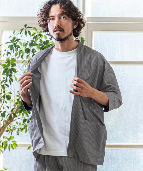 Magine（マージン）の「mj11379- Pinstripe TR Stretch Lapel Less Relax Fit Seven Sleeve Jacket 7分袖ラペルレスジャケット(MGN-261-006)（ノーカラージャケット・メンズ・ブラック/グレイッシュベージュ/ミックスグレー・48/46/44）」の6枚目の写真