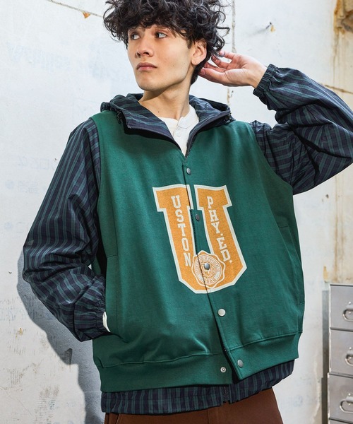 niko and...（ニコアンド）の「カレッジロゴリバーシブルベスト（ベスト・メンズ・ネイビー/グリーン/ブラック・MEDIUM/LARGE）」の3枚目の写真