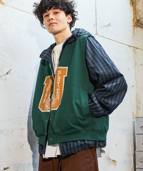 niko and...（ニコアンド）の「カレッジロゴリバーシブルベスト（ベスト・メンズ・ネイビー/グリーン/ブラック・MEDIUM/LARGE）」の7枚目の写真