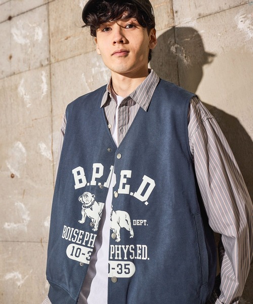 niko and...（ニコアンド）の「カレッジロゴリバーシブルベスト（ベスト・メンズ・ネイビー/グリーン/ブラック・MEDIUM/LARGE）」の11枚目の写真