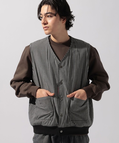 niko and...（ニコアンド）の「カレッジロゴリバーシブルベスト（ベスト・メンズ・ネイビー/グリーン/ブラック・MEDIUM/LARGE）」の16枚目の写真