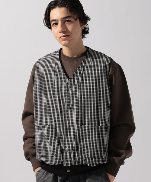 niko and...（ニコアンド）の「カレッジロゴリバーシブルベスト（ベスト・メンズ・ネイビー/グリーン/ブラック・MEDIUM/LARGE）」の17枚目の写真