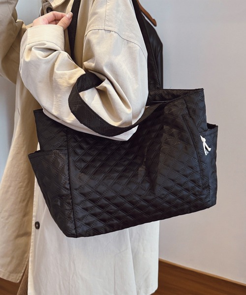 Lace Ladies(レースレディース)の「キルティング サイドポケット トート型 ショルダー バッグ(トートバッグ・レディース・ブルー/ブラック/ベージュ/ホワイト・FREE)」の5枚目の写真