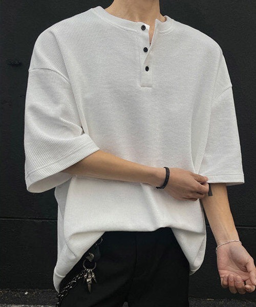 Ressaca(レサーカ)の「オーバーサイズヘンリーネックTシャツ(Tシャツ/カットソー・メンズ・ブラック/ホワイト/グレー・L/M/XL)」の11枚目の写真