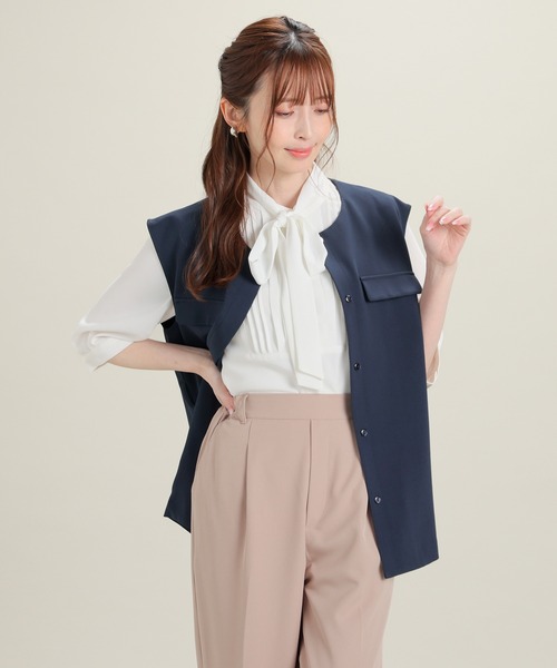 GLACIER lusso(グラシアルッソ)の「6分袖ボウタイブラウス(シャツ/ブラウス・レディース・ネイビー/アイボリー/グレイッシュベージュ/グレイッシュブルー・L/LL/M/S)」の7枚目の写真