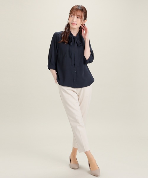 GLACIER lusso(グラシアルッソ)の「6分袖ボウタイブラウス(シャツ/ブラウス・レディース・ネイビー/アイボリー/グレイッシュベージュ/グレイッシュブルー・L/LL/M/S)」の9枚目の写真