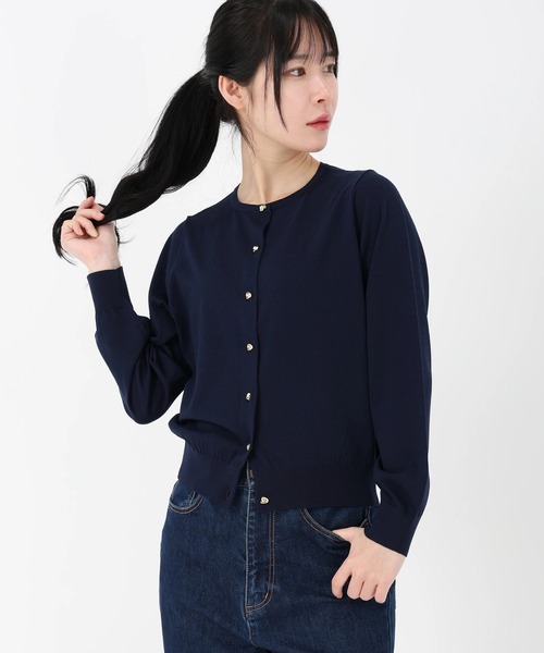 STRAWBERRY-FIELDS（ストロベリーフィールズ）の「サラフィール_変形メタル釦カーディガン（カーディガン/ボレロ・レディース・オフホワイト/ブラック/ネイビー/オレンジ・2）」の3枚目の写真