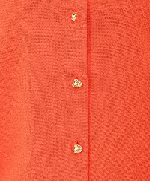 STRAWBERRY-FIELDS（ストロベリーフィールズ）の「サラフィール_変形メタル釦カーディガン（カーディガン/ボレロ・レディース・オフホワイト/ブラック/ネイビー/オレンジ・2）」の13枚目の写真